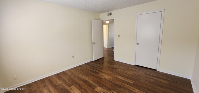 Building Photo - 3212 Springfield Dr