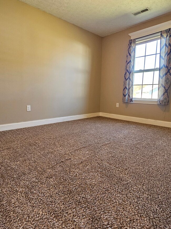 Building Photo - 110 Naples Ct