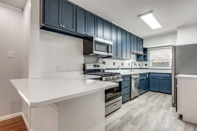 Building Photo - 10227 Sylvia Dr