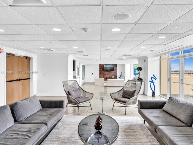 Building Photo - 650 West Ave