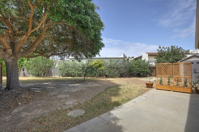 Building Photo - 7395 Freeman Pl