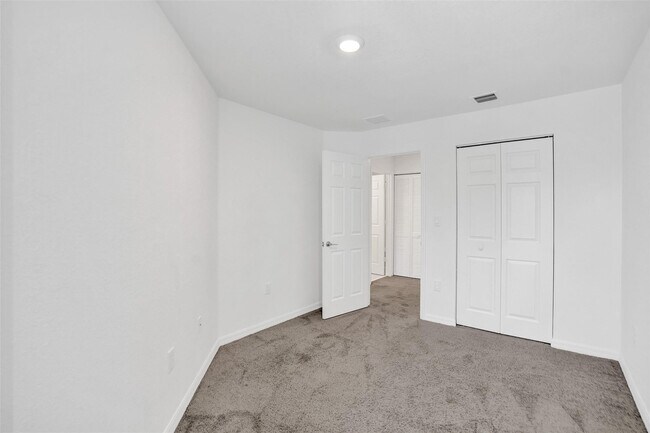 Building Photo - 4748 SW 63rd Terrace