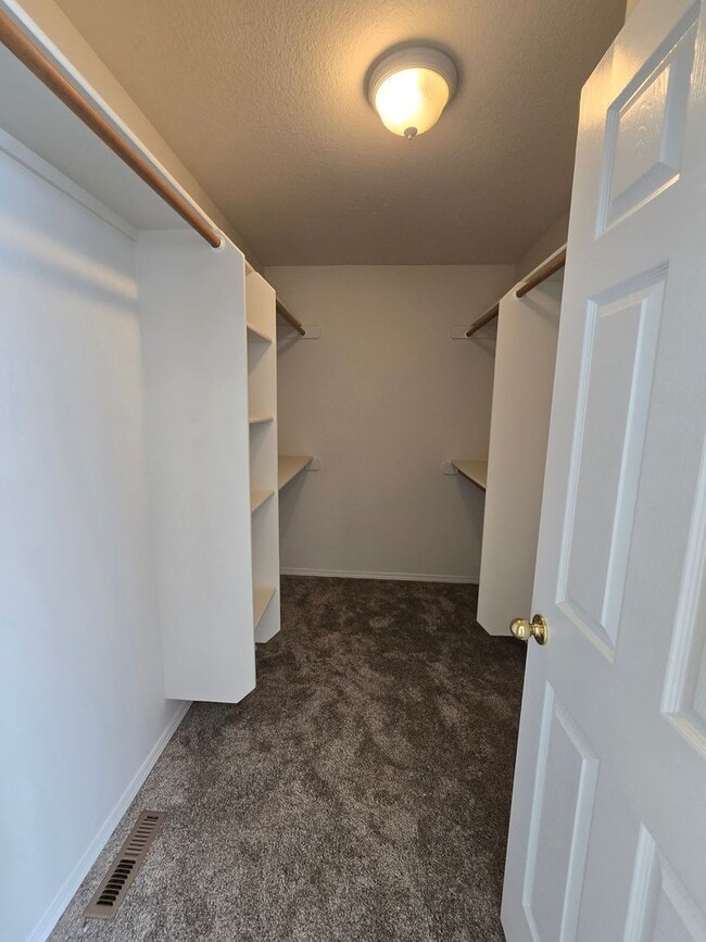 Building Photo - Spacious 4 Bed | 2 Bath Home – 1,520 Sq Ft – Pets Negotiable