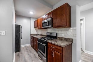 Building Photo - 4027 N Kenmore Ave