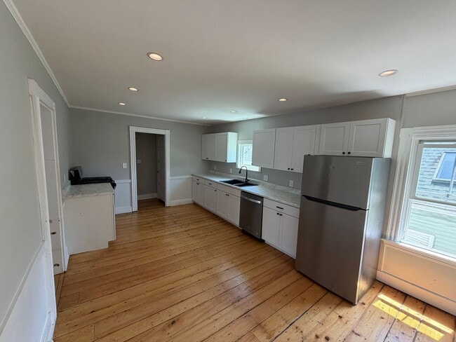 Building Photo - 71 Preble St