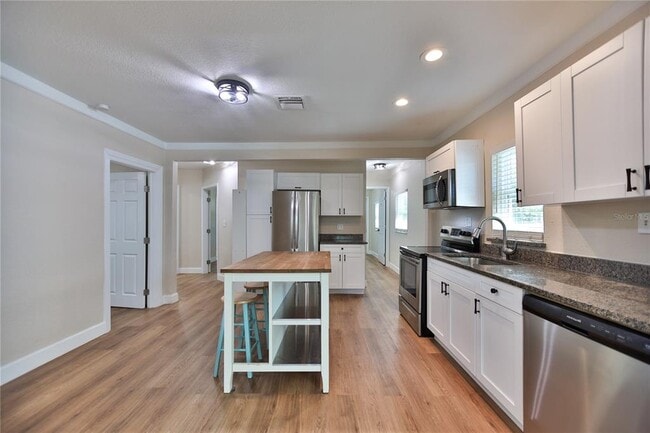 Building Photo - 453 41st Ave S