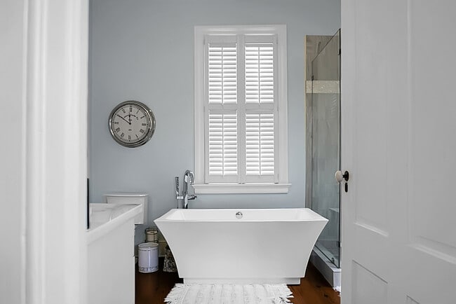 Building Photo - 6 Wentworth St