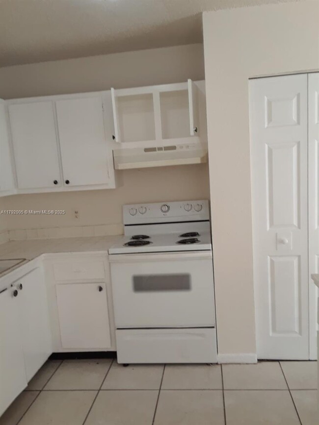 Primary Photo - 5404 NW 24th Ct