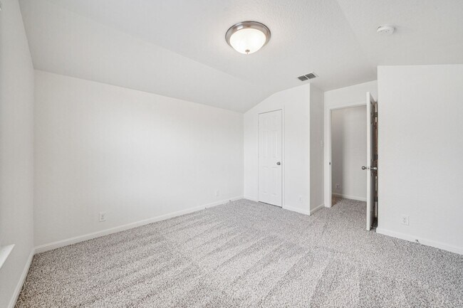 Building Photo - Alamo Ranch Gated Community