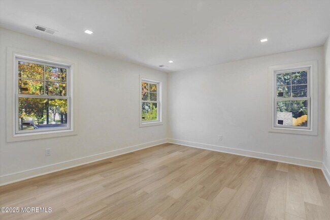 Building Photo - 243 Woodcrest Rd