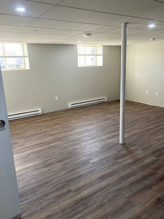 Building Photo - 50 Church St