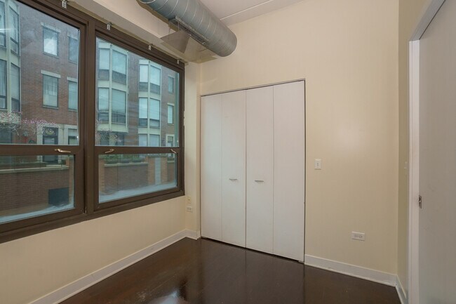 Building Photo - 660 W Wayman St