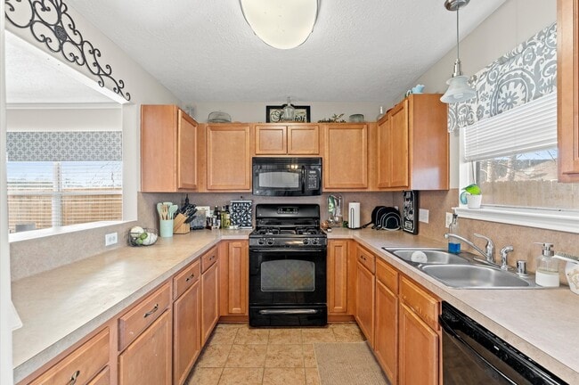 Building Photo - 7218 Daniel Spgs Ln