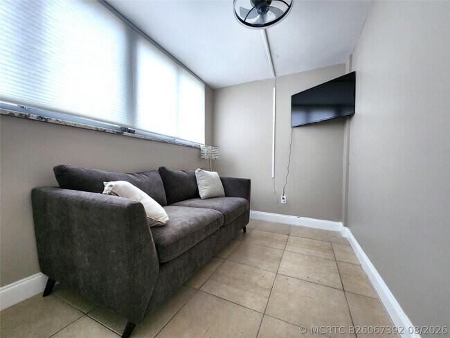 Building Photo - 755 Dotterel Rd