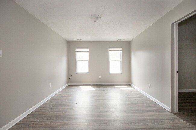 Building Photo - 3295 W 46th St