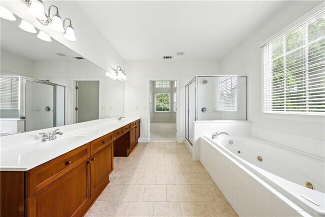 Building Photo - 12554 Huntington Trace