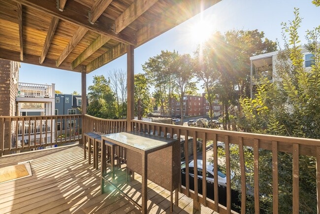 Building Photo - 465 Ashmont St