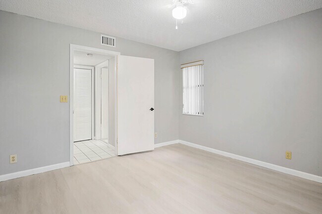 Building Photo - 7593 Tahiti Ln