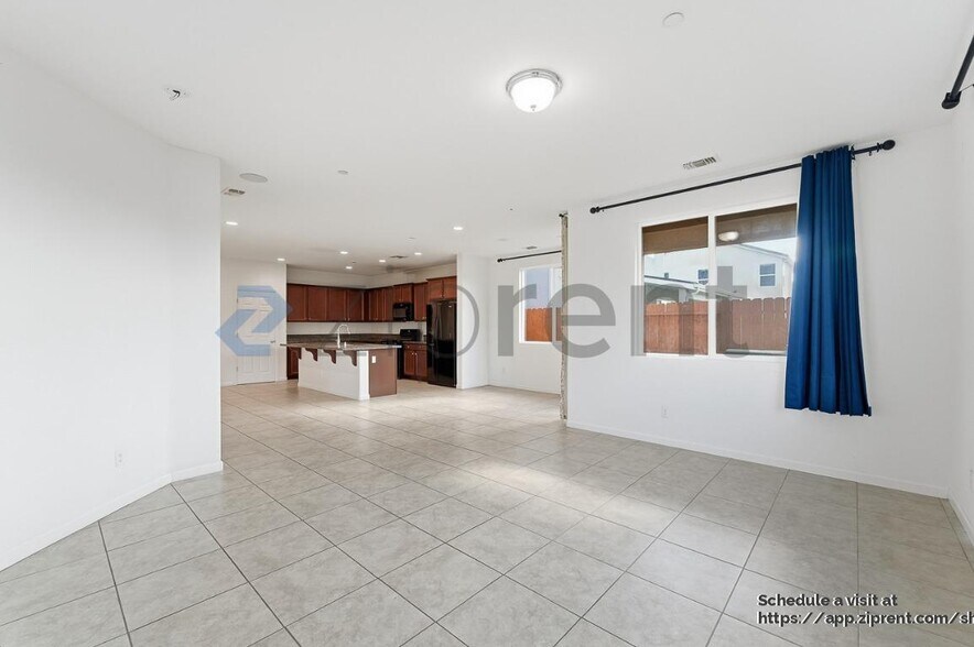 Building Photo - 4607 N Casey Ave