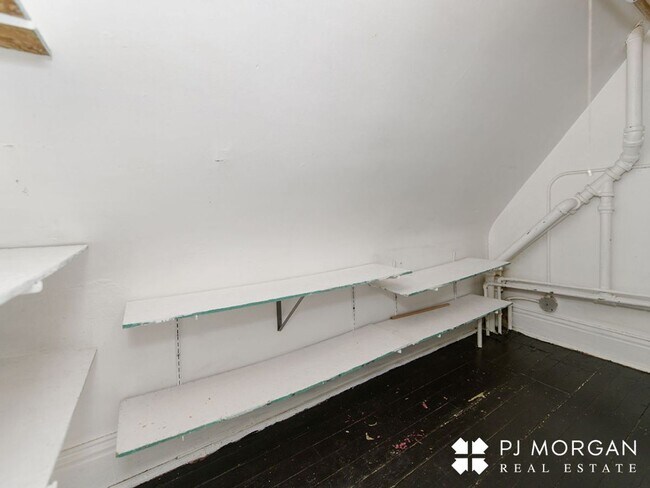 Building Photo - 3735 S