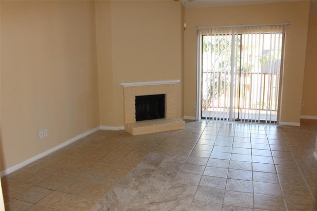 Building Photo - 16111 Aspenglen Dr