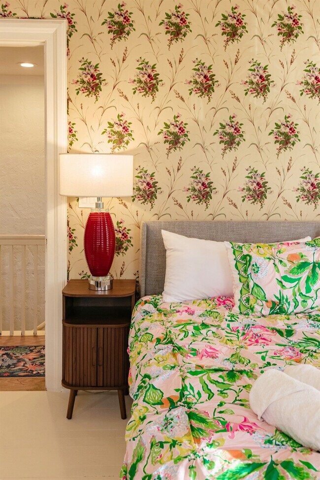 Building Photo - 519 28th St