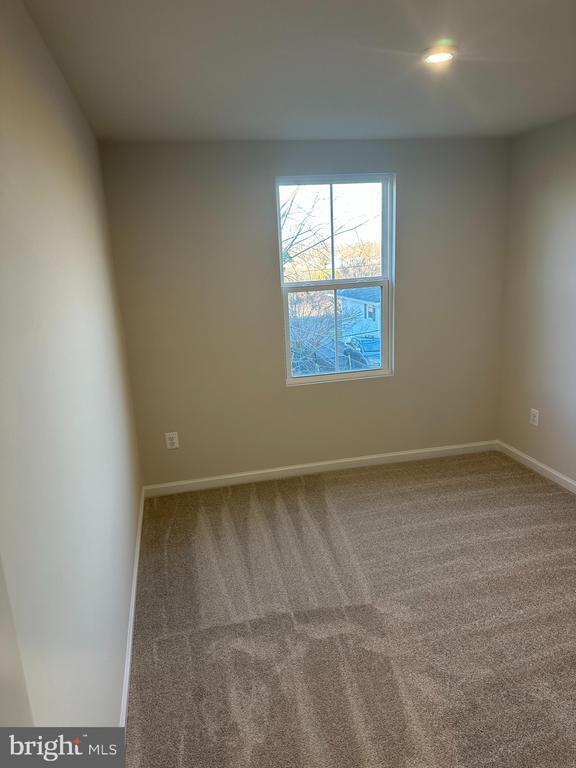 Building Photo - 645 Laurelwood Cir