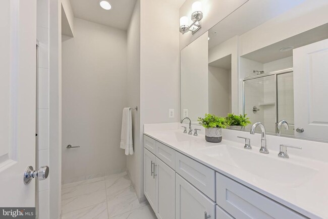 Building Photo - 4808 Garden View Ln