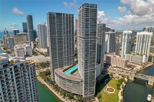 Building Photo - 475 Brickell Ave