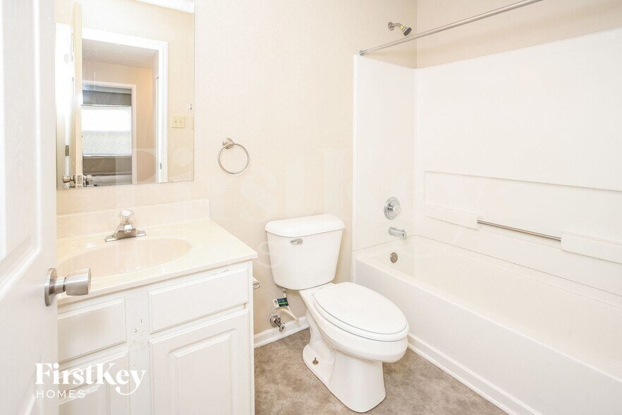 Building Photo - 8827 Browns Valley Ct