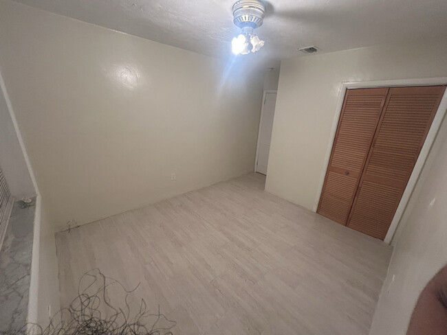 Building Photo - 1532 NE 148th St