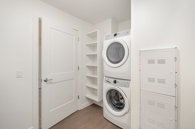 Building Photo - Luxury 1-Bedroom Condo in The Pullman – Do...