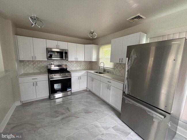 Building Photo - 35 Blueberry Ln