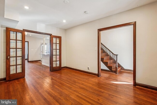 Building Photo - 1618 D St NE