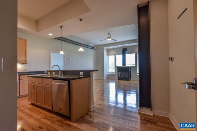 Building Photo - 200 Douglas Ave