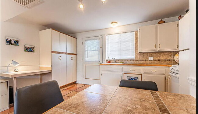 Building Photo - Green Valley Villas East Townhomes 55+ Com...