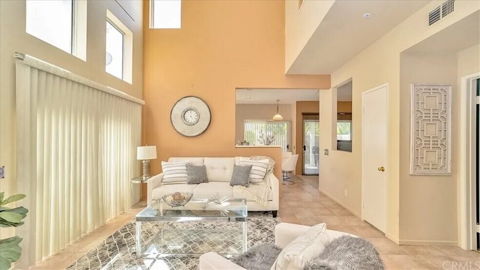 Building Photo - 28925 Cll Rivera