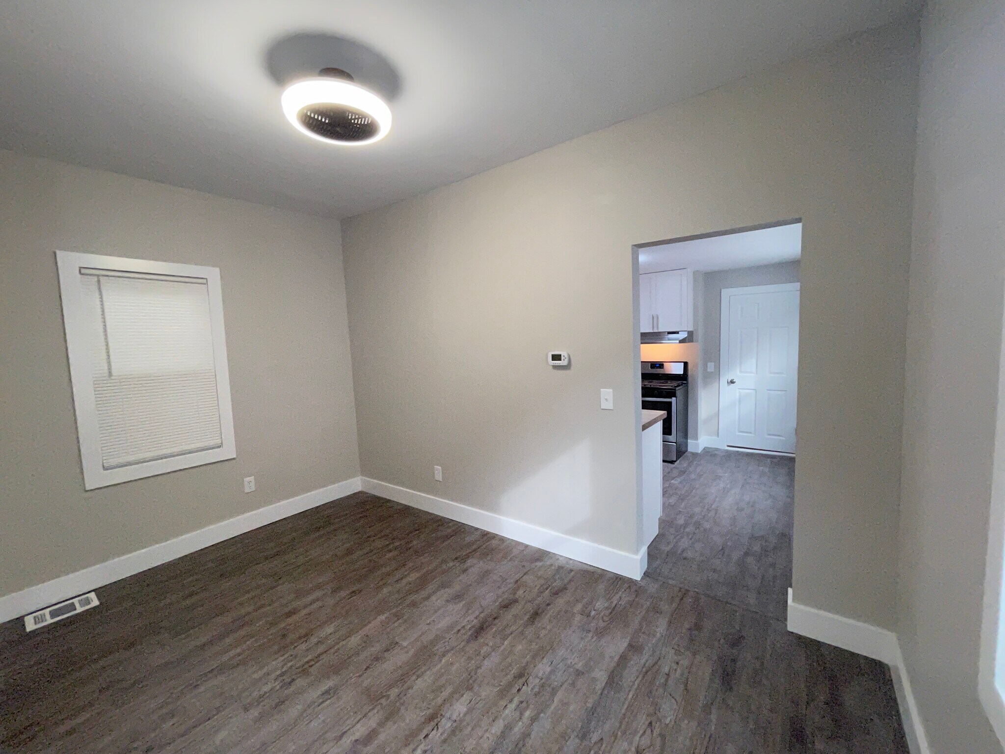 Building Photo - 1585 E 32nd St