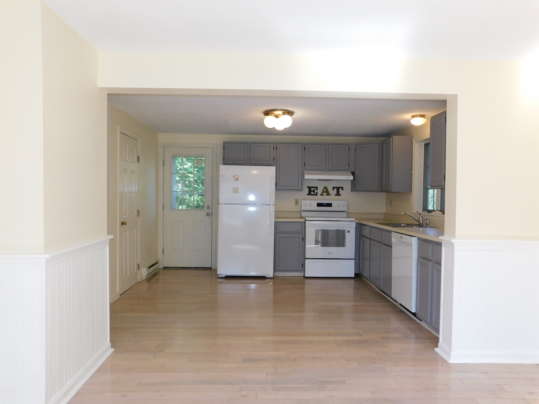 Building Photo - 4 Willow Creek Ln