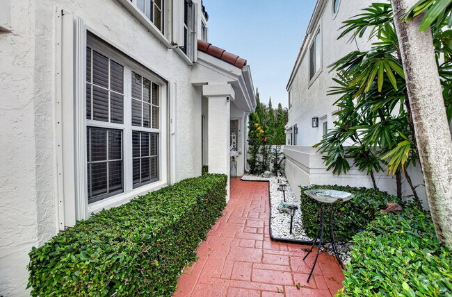 Building Photo - 17626 Tiffany Trace Dr