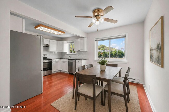 Building Photo - 330 Shore Dr