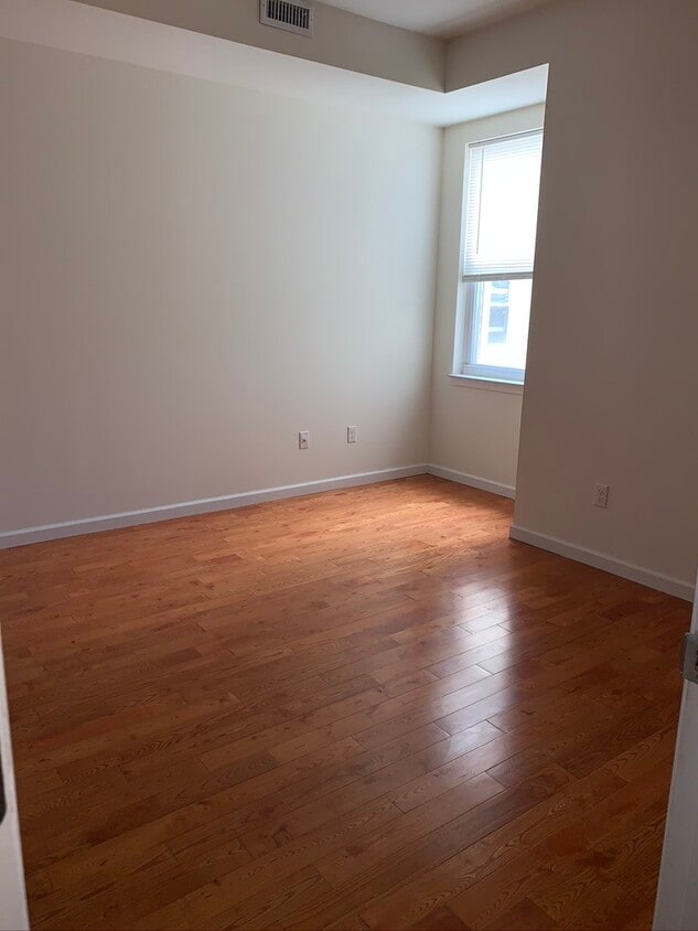 Building Photo - 1238 S 45th St