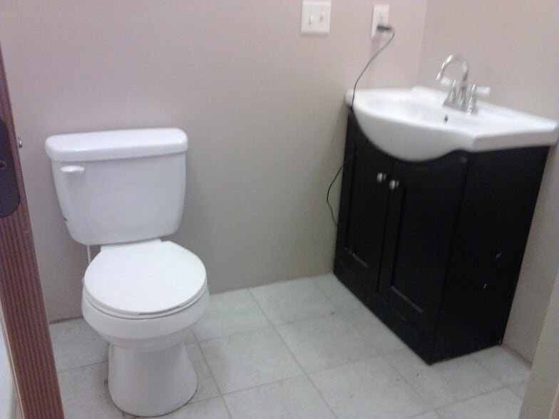 Building Photo - 313 Washtenaw Rd