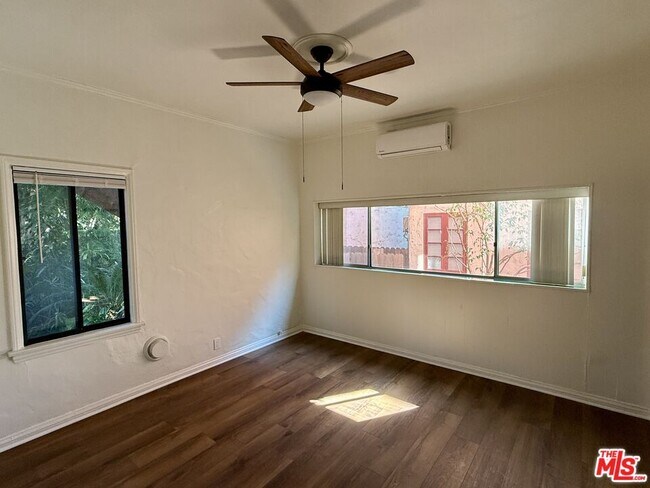 Building Photo - 840 Huntley Dr