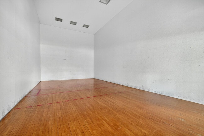 Building Photo - 1733 Village Blvd