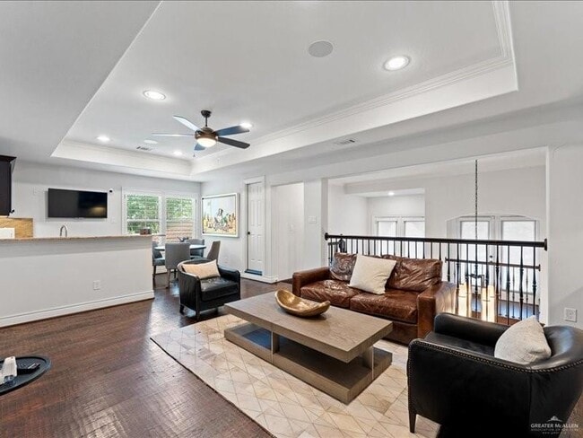 Building Photo - 7 Ivy Castle Ct