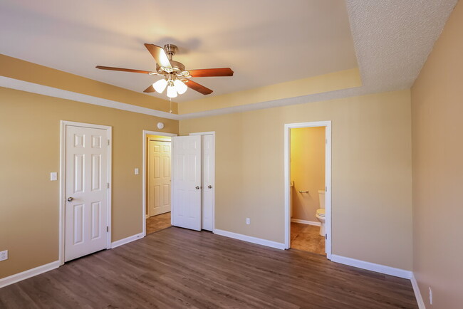 Building Photo - 104 Stonehaven Dr