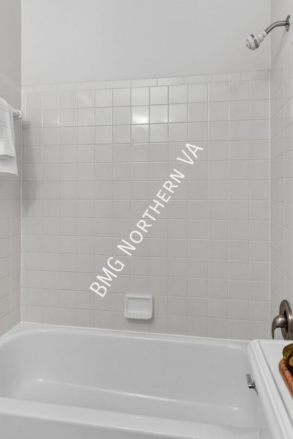 Building Photo - 6001 Keble Dr