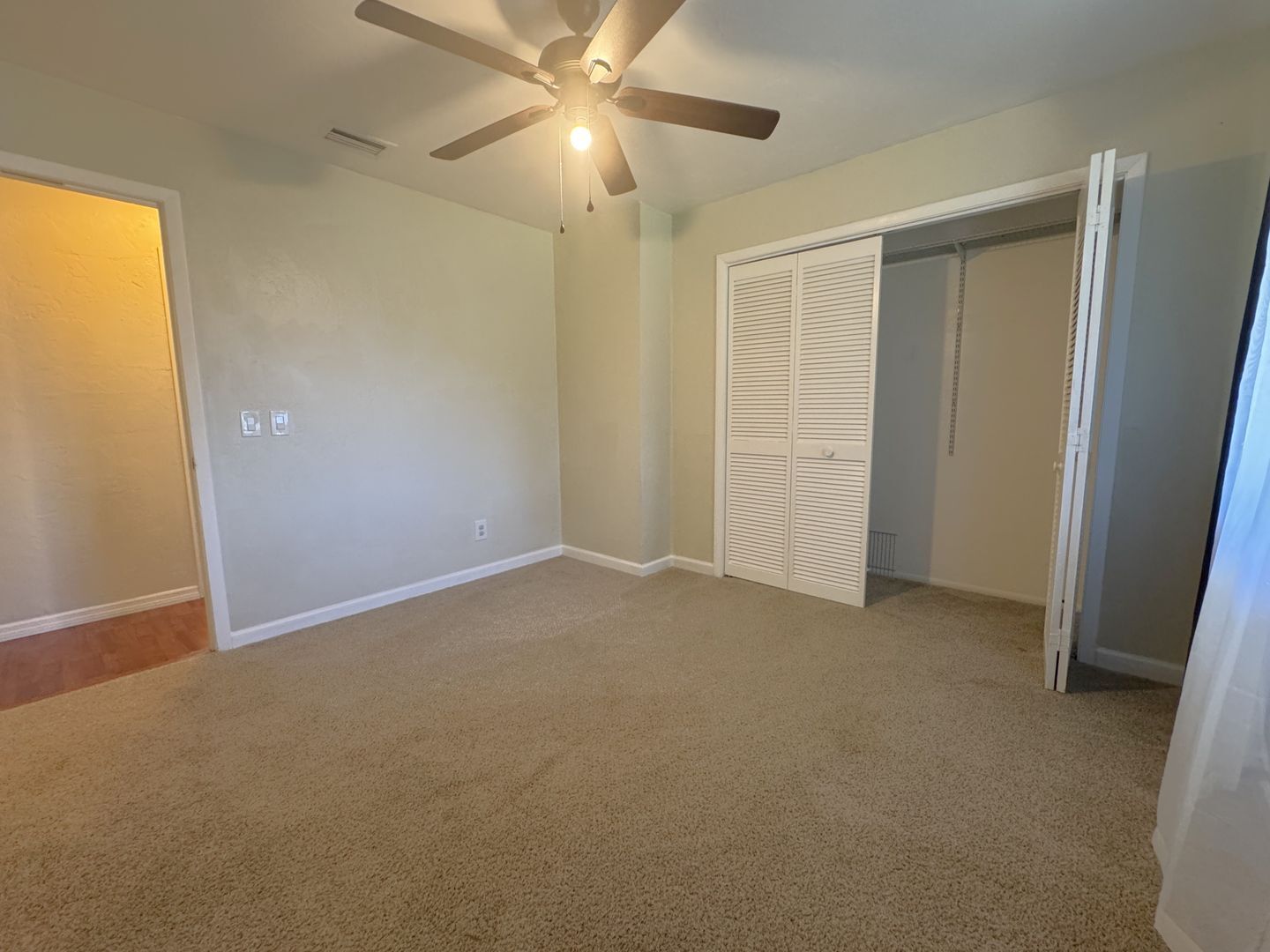 Building Photo - 2 Bedroom, 2 Bath Condo Available Soon!