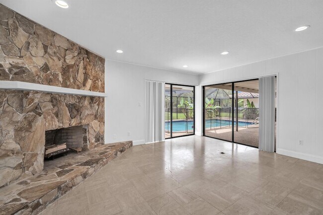 Building Photo - 6878 Entrada Pl